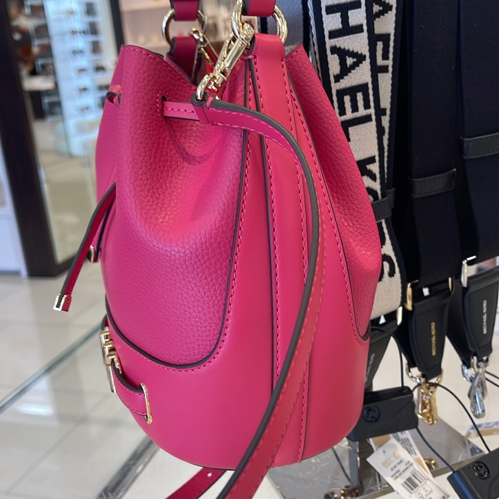 MICHAEL KORS 
Reed Md Pebbled Leather Bucket Bag Satchel Crossbody
Electric Pink - Picture 8 of 16